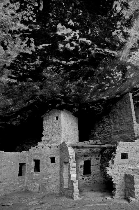 Mesa Verde  Spruce House 1071 bw.jpg